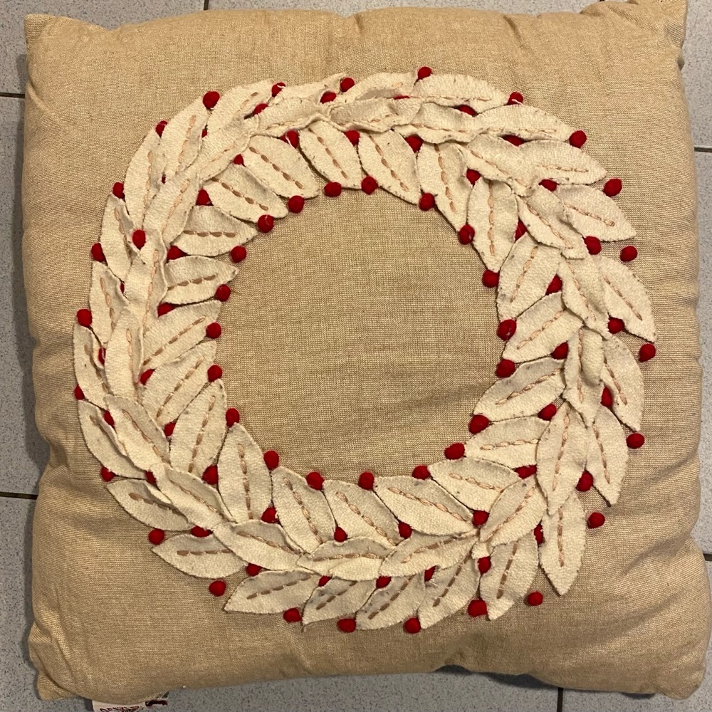 Holiday throw pillow